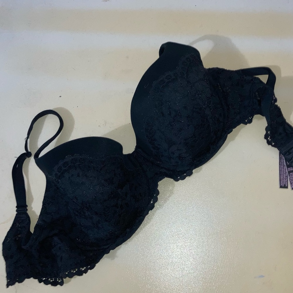 38DD Victoria’s Secret Bra